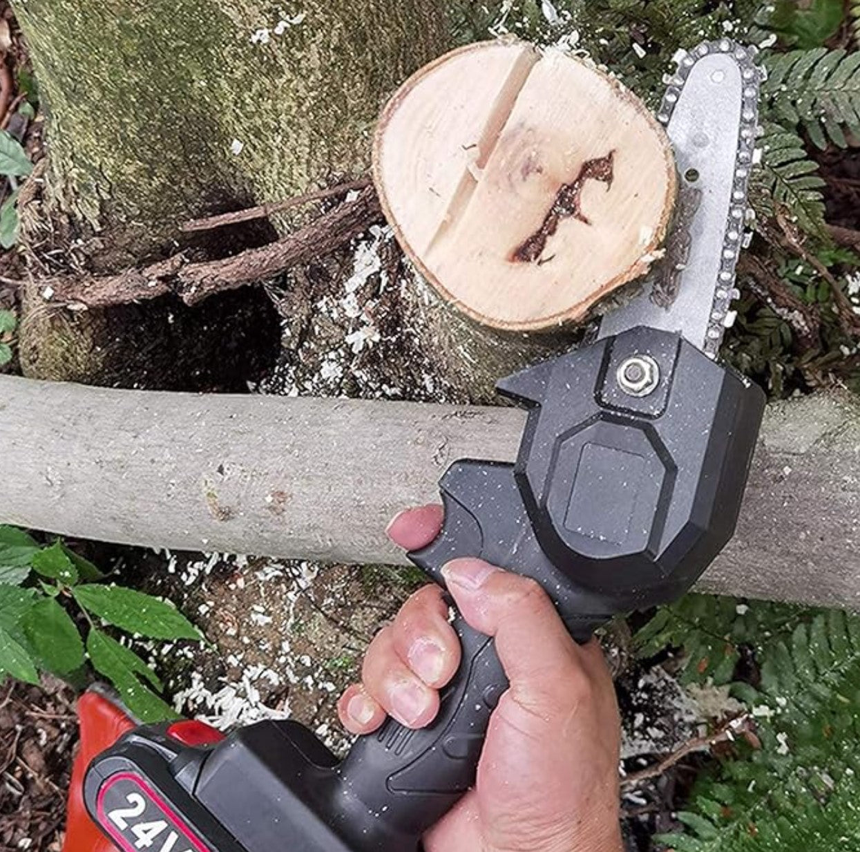 MOTOSIERRA RECARGABLE INALAMBRICA